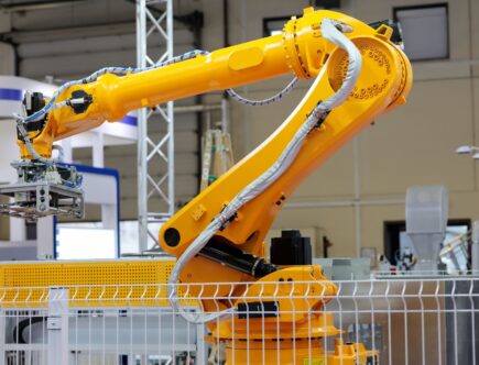 Arbeitszelle mit Palettierrobotersystem