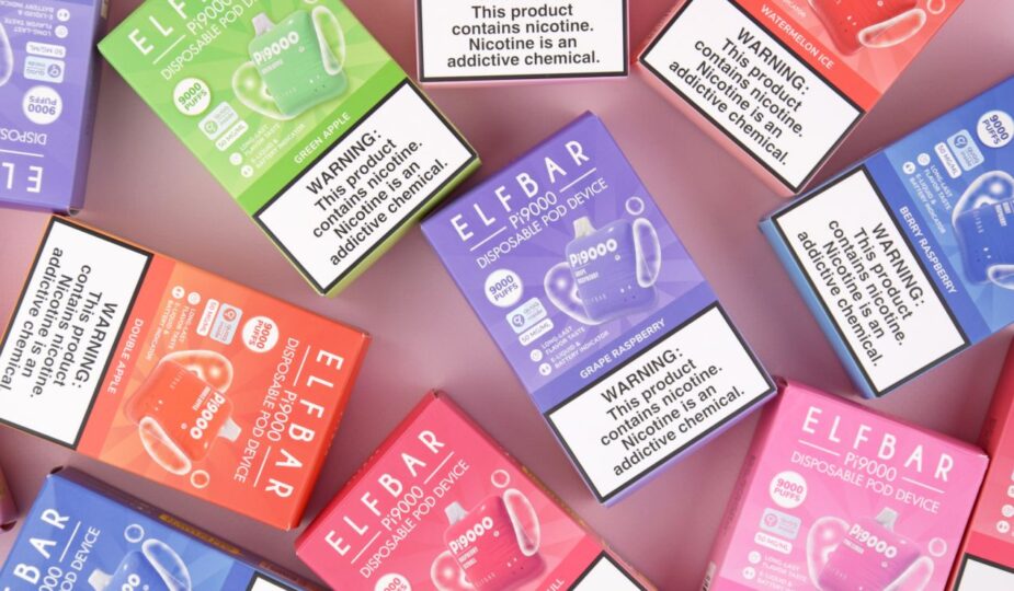 Verschiedene Elfbar Liquids wie Green Apple, Grape Raspberry und Pink Lemon in bunten Verpackungen nebeneinander angeordnet